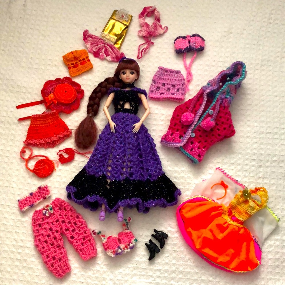 Nice doll with 6 crochet sets 30 cm doll 20 joints and long hair